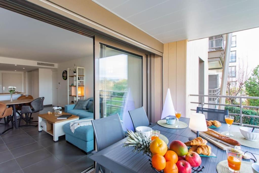 A7- 2 Bdr Sea & Mountain View - Ac, Parking, Pool & Terrace Apartamento Antibes Exterior foto