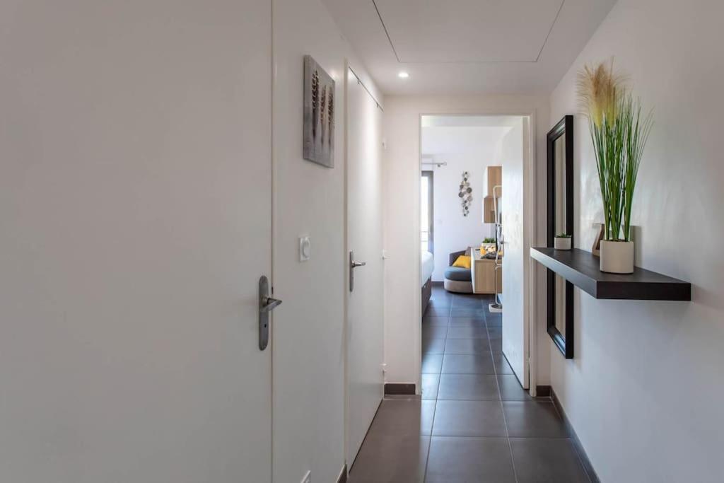 A7- 2 Bdr Sea & Mountain View - Ac, Parking, Pool & Terrace Apartamento Antibes Exterior foto